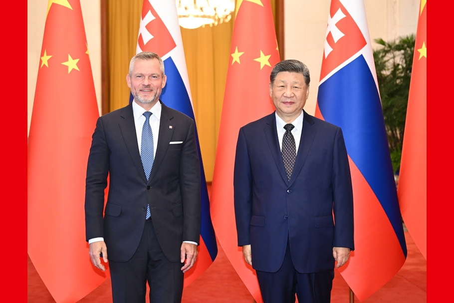习近平同斯洛伐克总统佩列格里尼会谈
